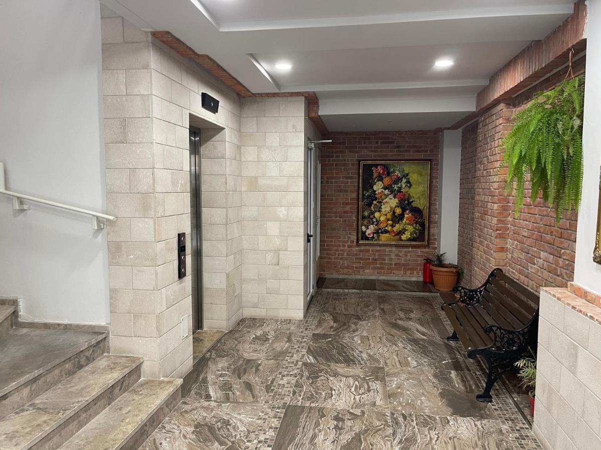Ale Investa Hospitality Apartment Tiranë Ngoại thất bức ảnh