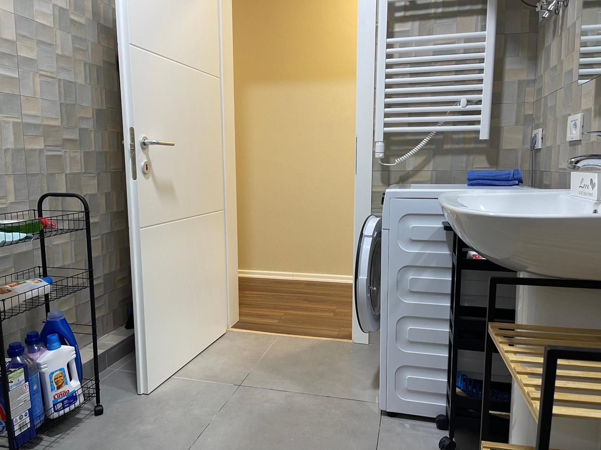 Ale Investa Hospitality Apartment Tiranë Ngoại thất bức ảnh