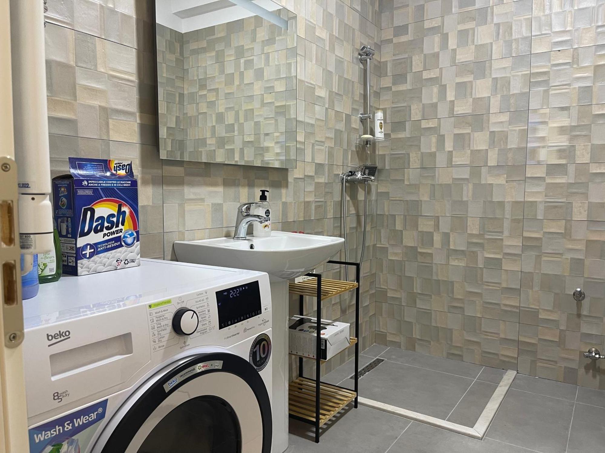 Ale Investa Hospitality Apartment Tiranë Ngoại thất bức ảnh